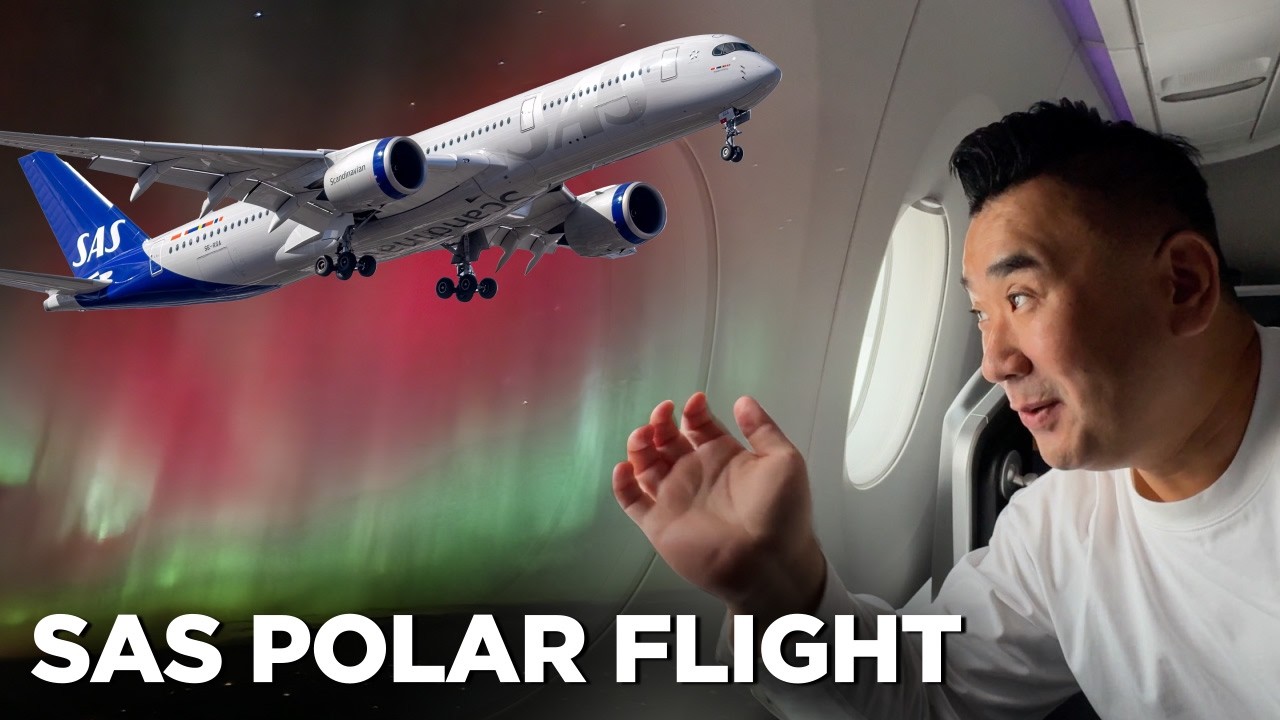 Flying SAS over the Arctic under the northern lights