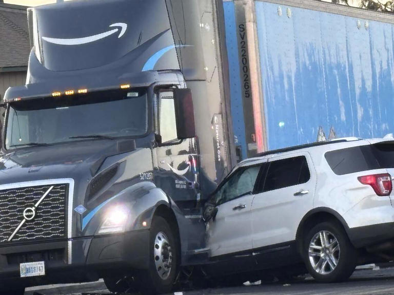 SUV collides with Amazon semi, driver flees scene in Fresno, police say