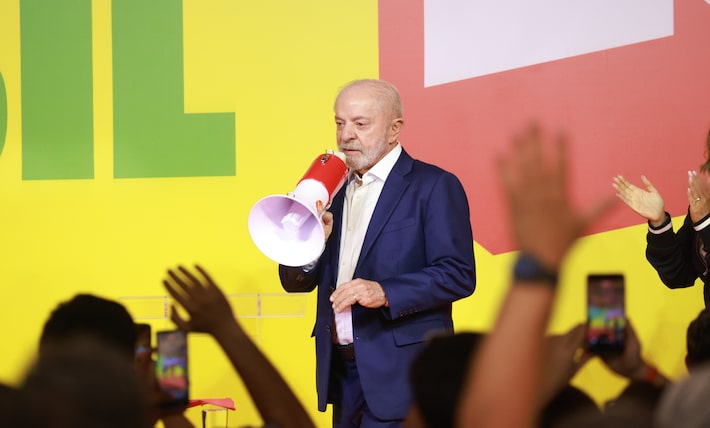 04-10-2026 SÃO PAULO - SP - POLÍTICA OE / ELEIÇÕES 2026 / PRIMEIRO TURNO / COMITÊ PT / LULA - Presidente da República Luiz Inácio Lula da Silva, candidato à reeleição pelo PT, faz pronunciamento após apuração dos votos no primeiro turno das eleições 2026 no Hotel Renaissance na R. Haddock Lobo, 746 em São Paulo, onde o comitê do partido está instalada. Foto: Daniel Teixeira/Estadão Foto: Daniel Teixeira/Estadao