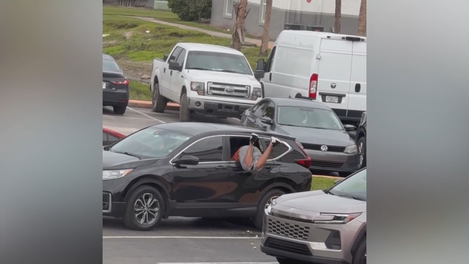 Man arrested in Tampa after video shows car break-in, Hillsborough ...