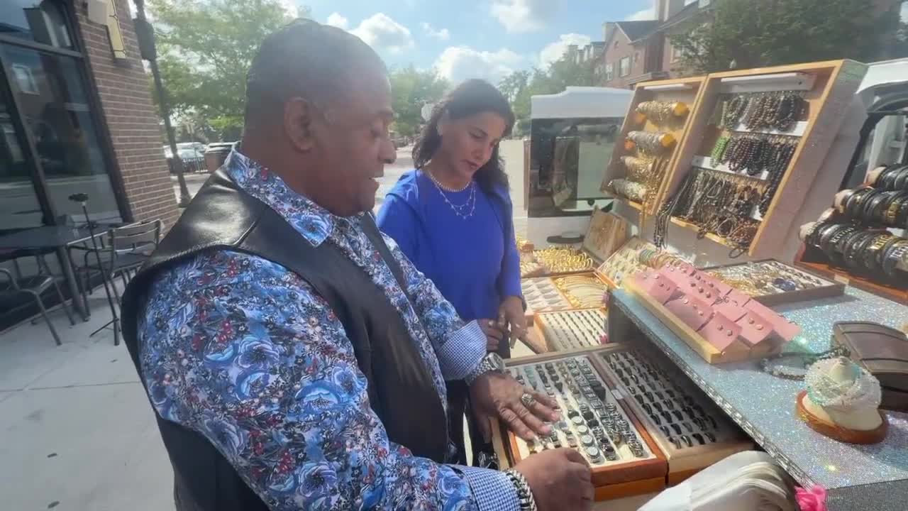 Detroit-area entrepreneur turns her van into a rolling jewelry store ...