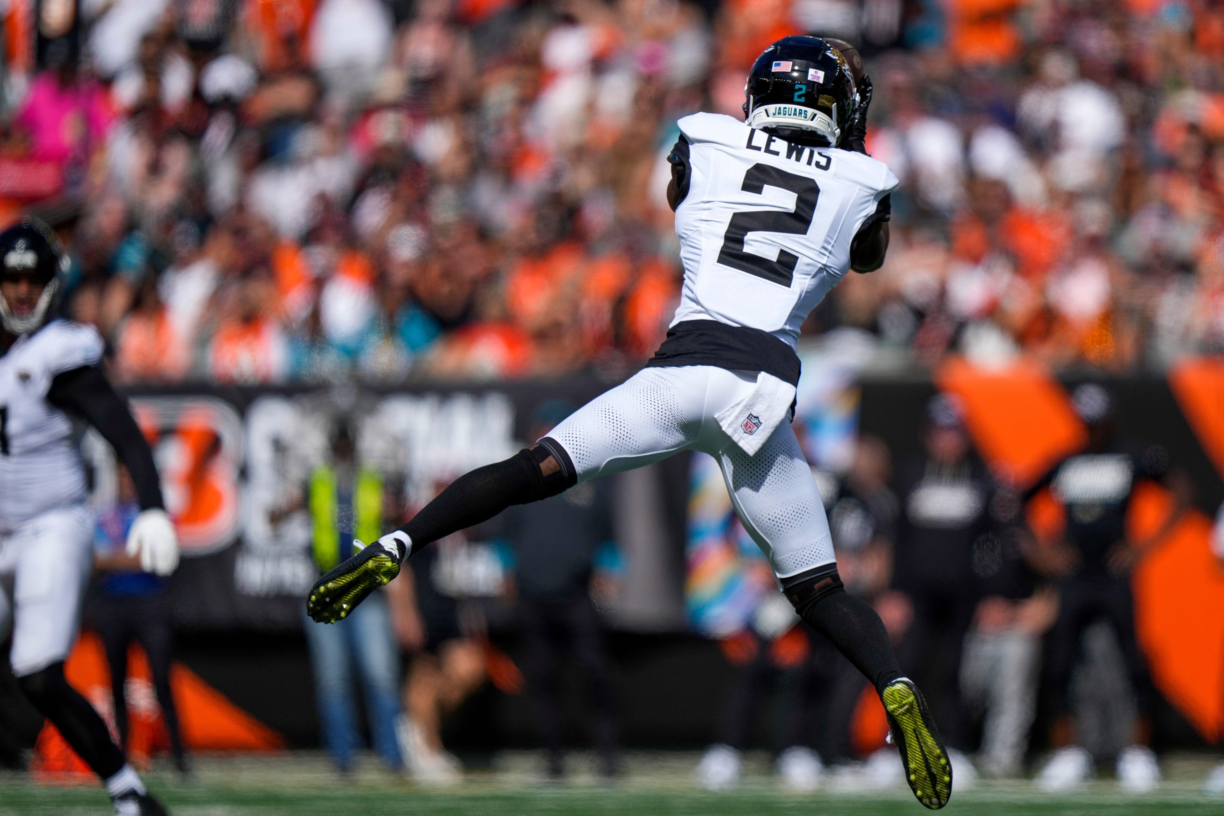 Jaguars grind out Cincy win and keep rolling