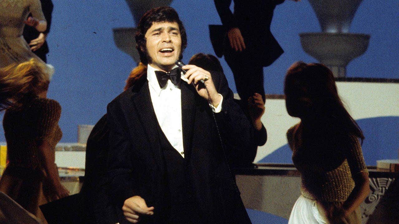 Engelbert Humperdinck says he tied up a nurse during tuberculosis ...