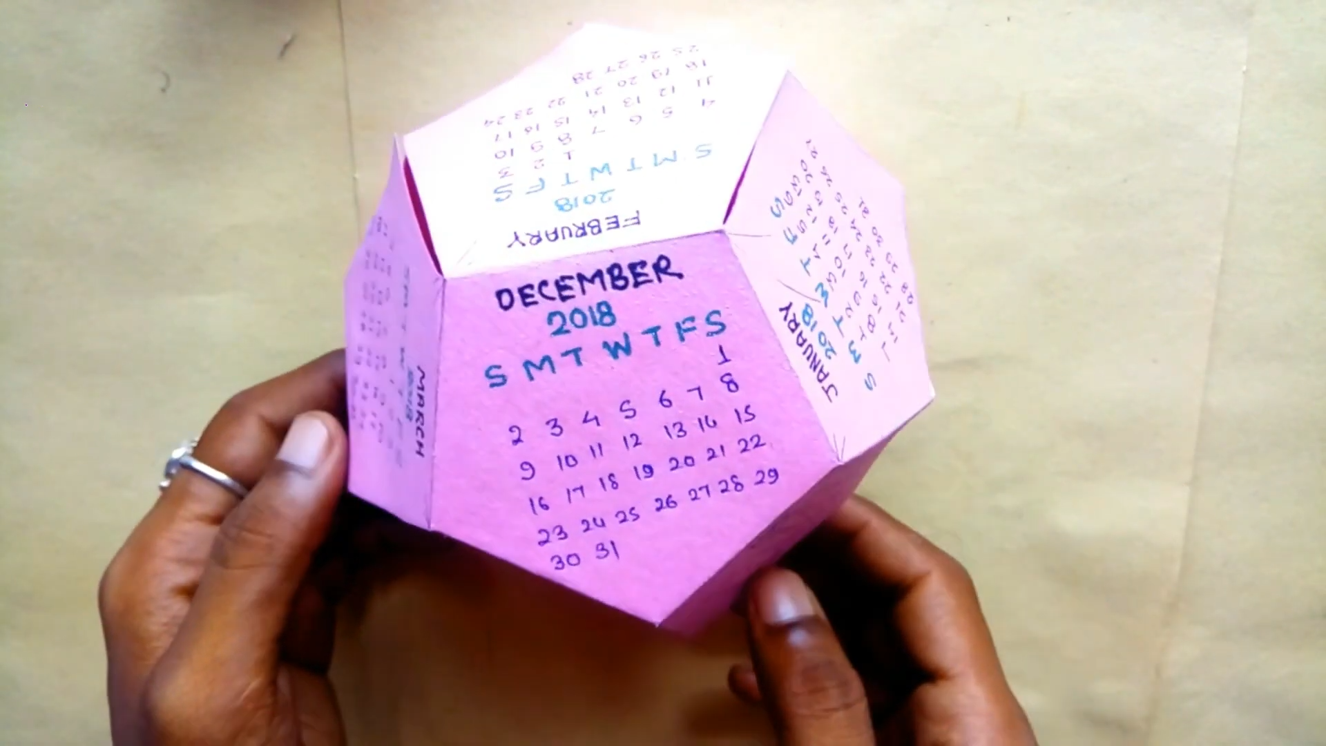 How to make a homemade 3D paper calendar