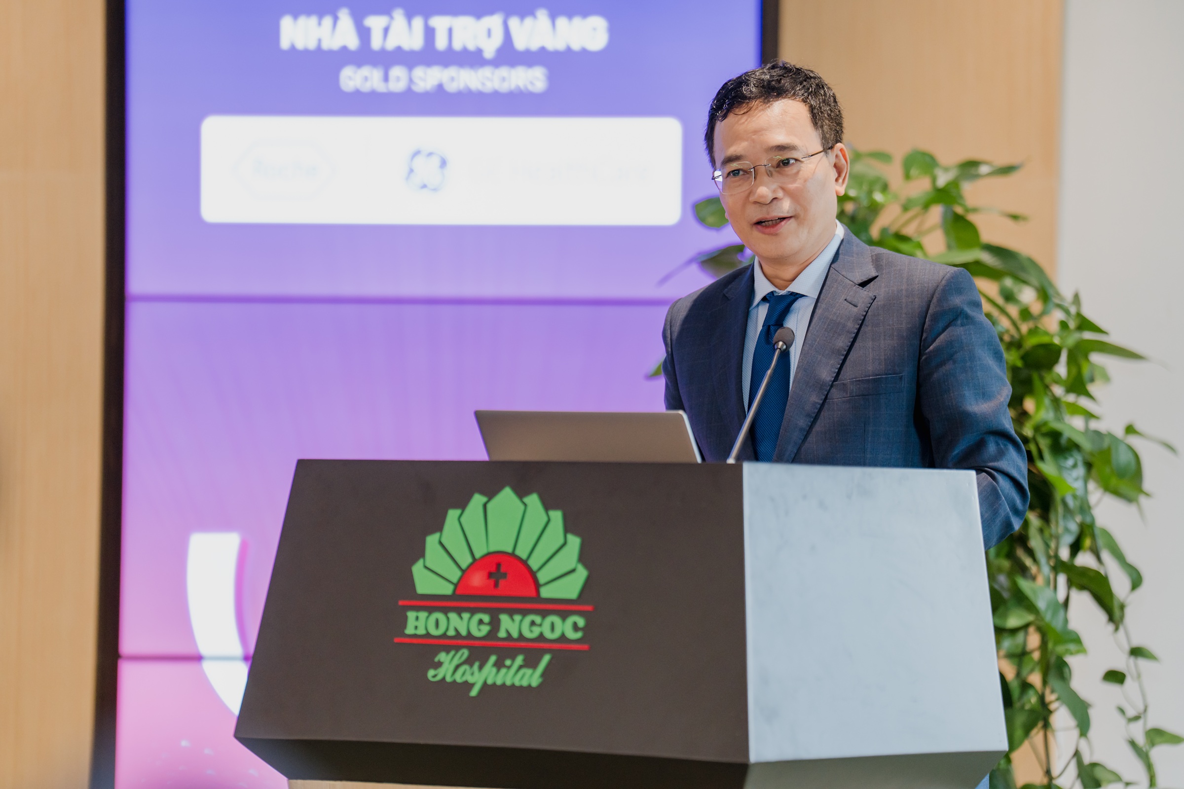 Vietnam conference highlights new approaches to breast cancer treatment