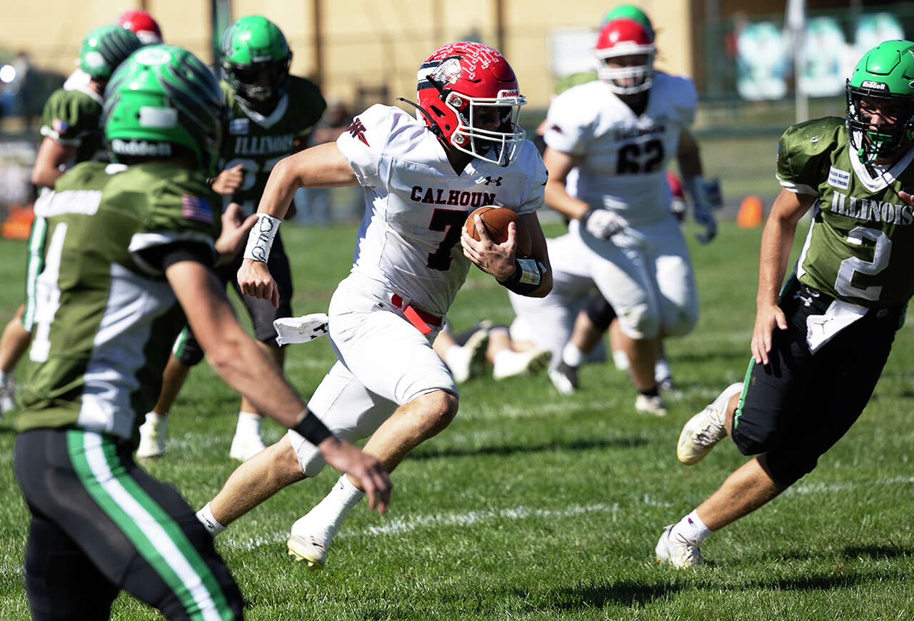 WIVC South football: Calhoun lands early knockout at Carrollton