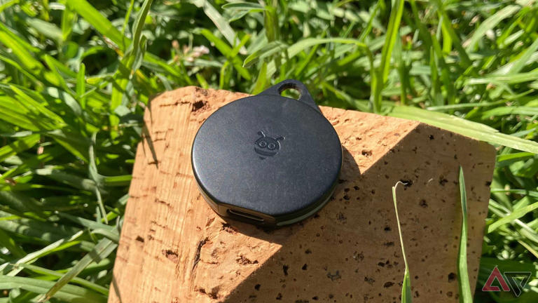 5 Bluetooth trackers you should buy instead of the Samsung Galaxy ...