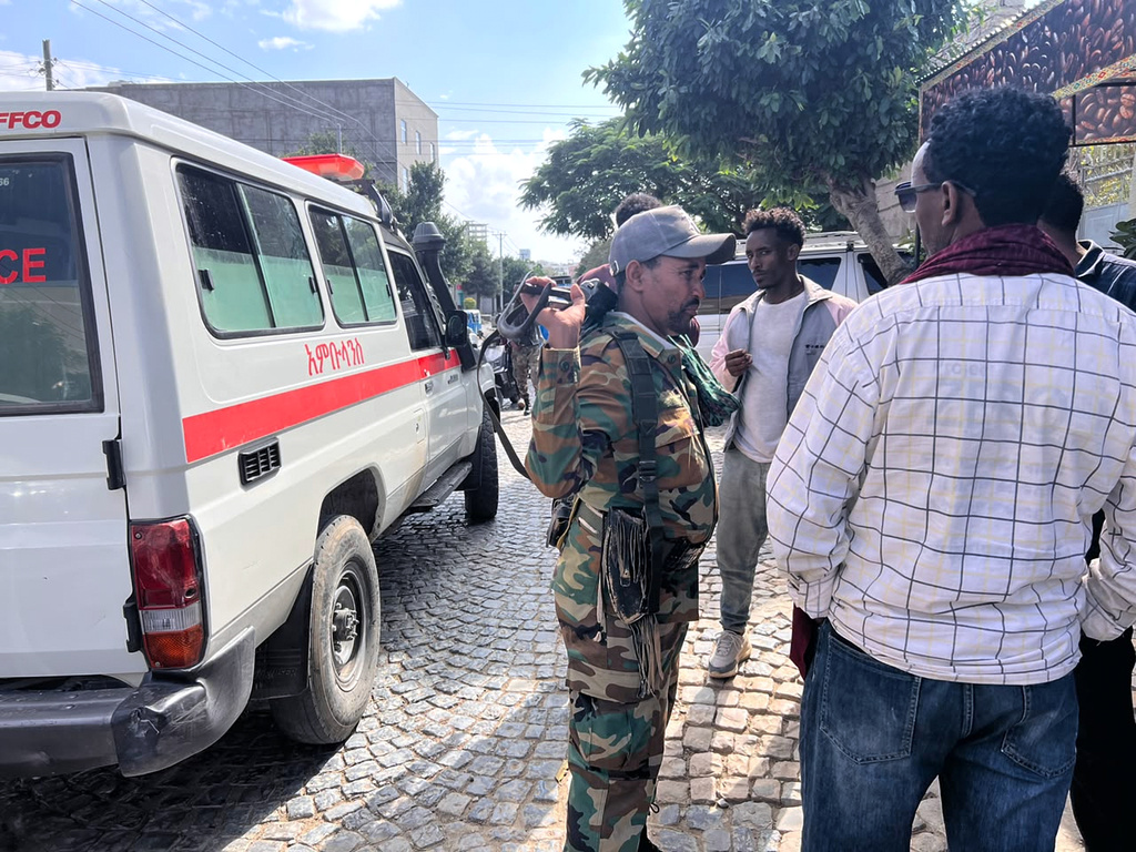 Ethiopia's government retakes Mekelle after opposition fighters ...