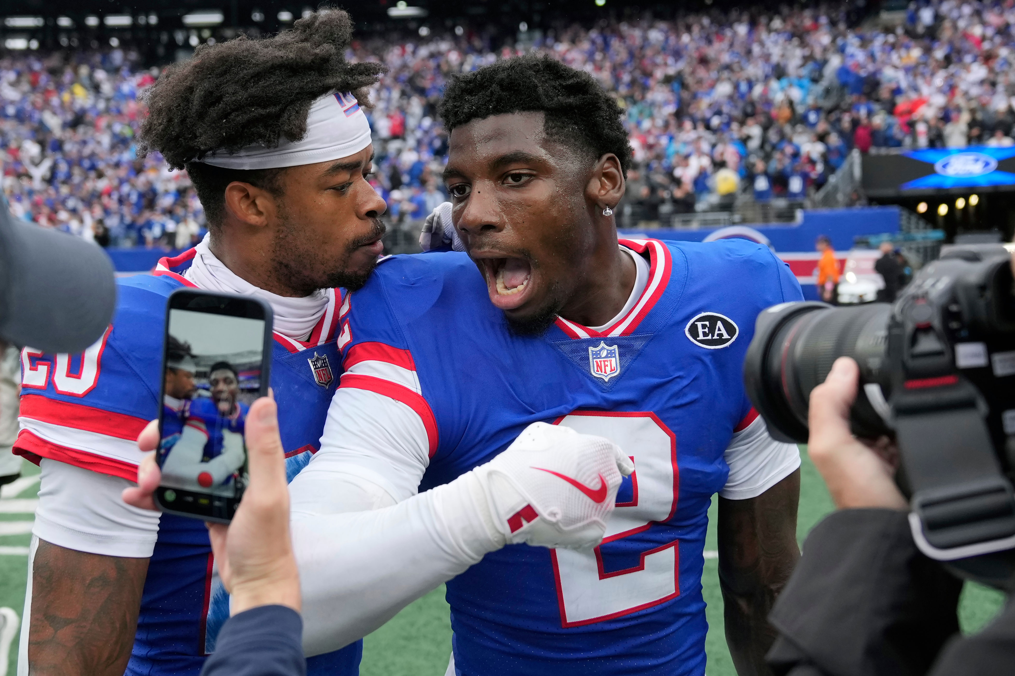 Winston throws 3 TD passes and Banks' pick-6 seals Giants' 36-24 win ...
