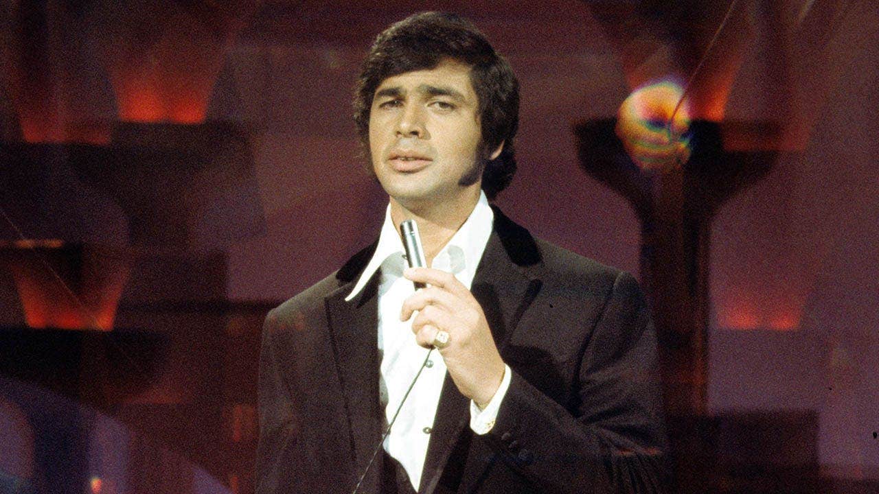 Engelbert Humperdinck says he tied up a nurse during tuberculosis ...