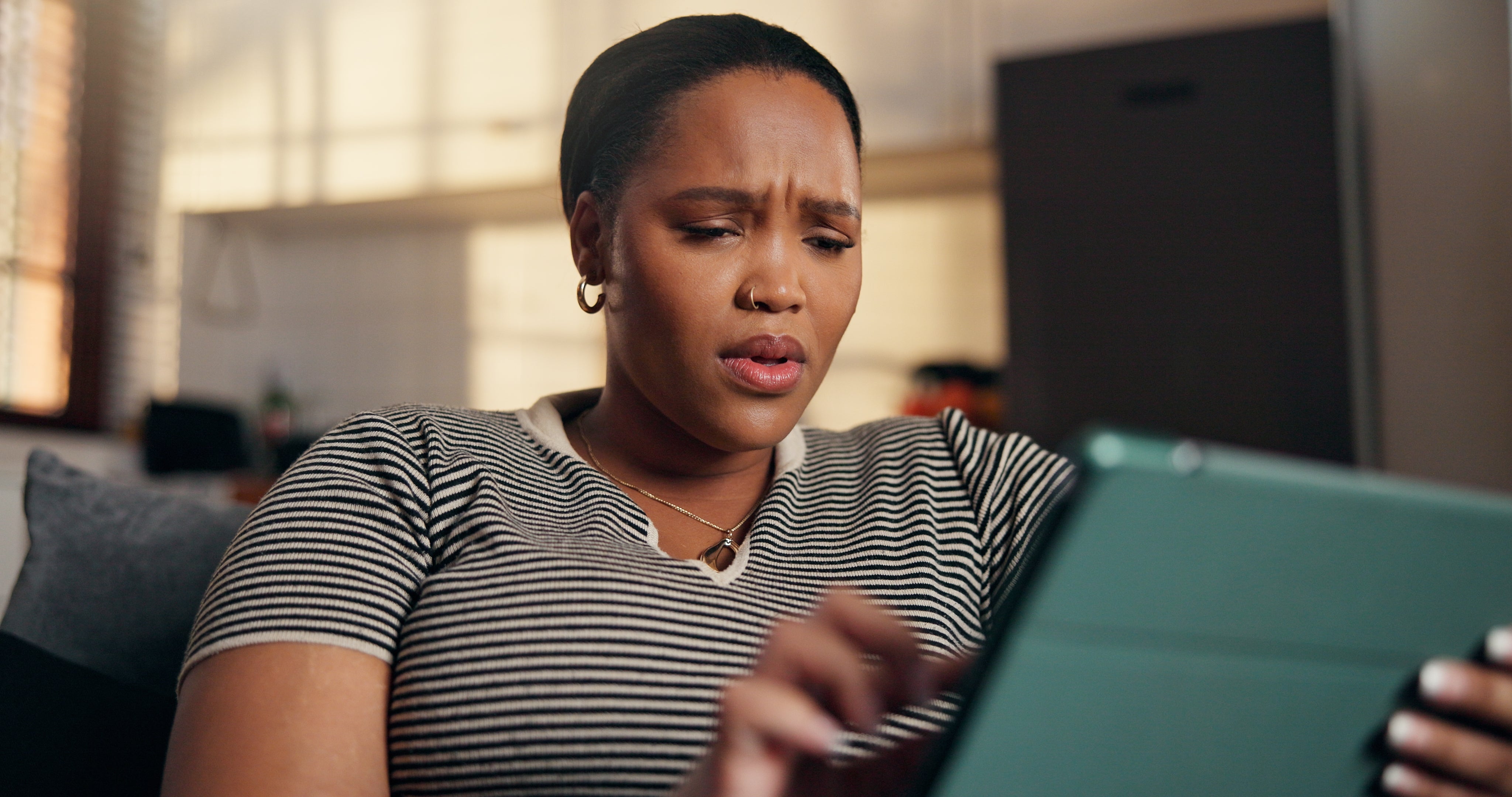 People reveal the normal behaviors that scream untrustworthy