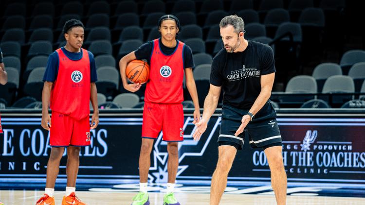Local coaches get an inside look at Spurs coaching strategies at Gregg Popovich clinic