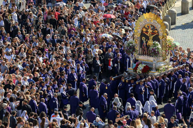 Faithful gather as Pope Leo (not pictured) leads the Angelus prayer from the window of the Apostolic Palace at the Vatican, October 11, 2026. Vatican Media/Elisabetta Trevisan/­Handout via REUTERS