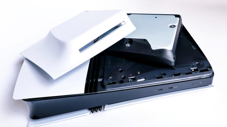 Why does the PlayStation 5 Pro not come with a disc drive and vertical ...