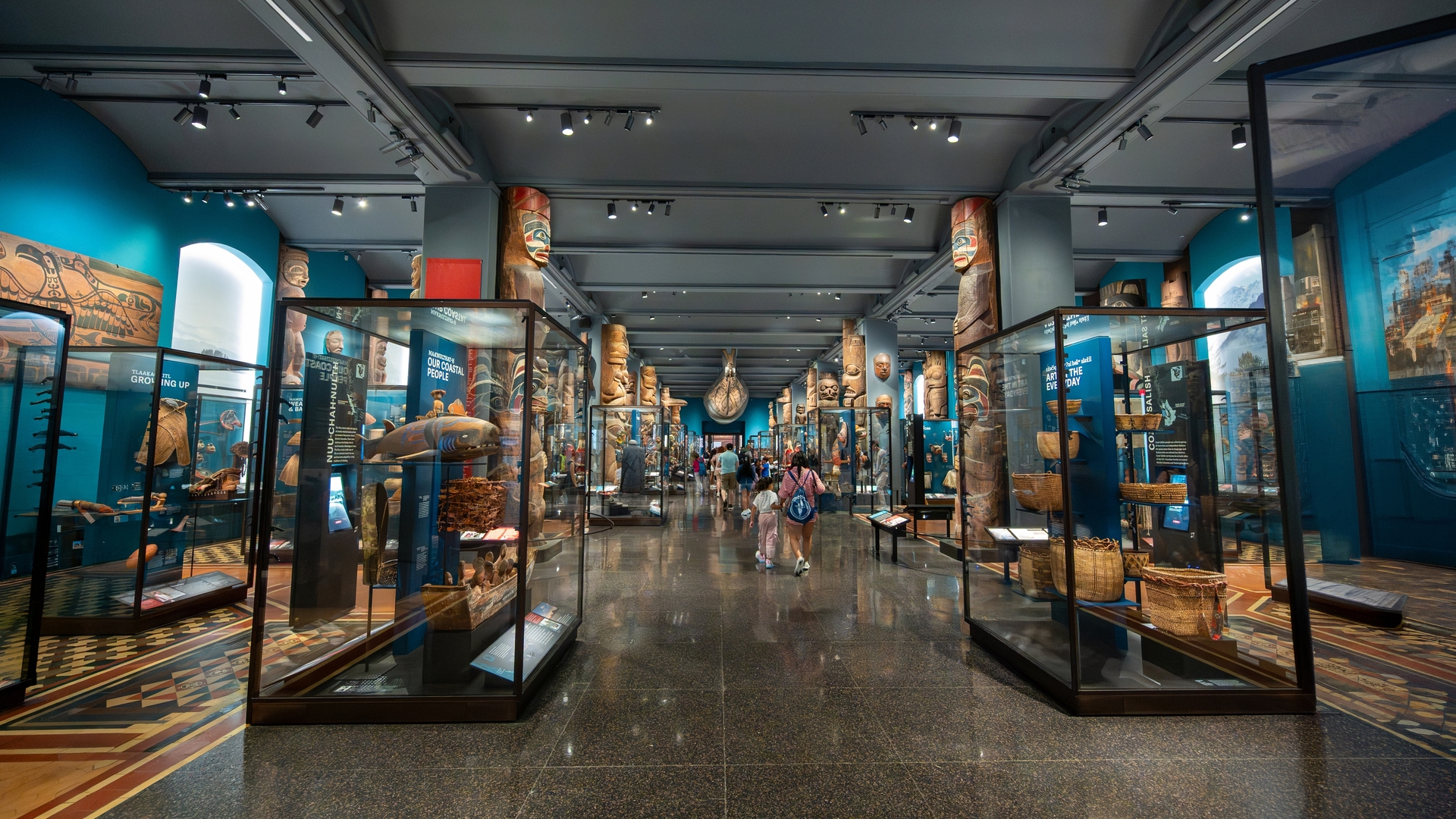 À Paris, cette exposition exceptionnelle vous plonge dans les cultures ...