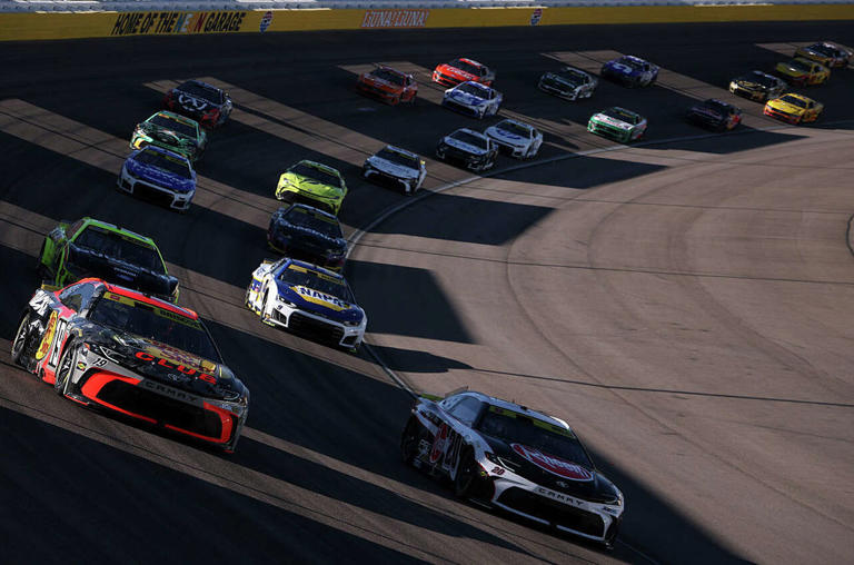 How to watch the NASCAR Bank of America 400 without cable today