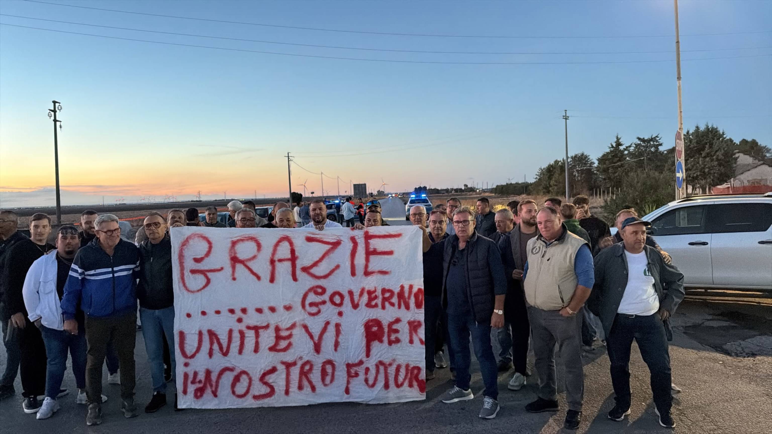 Caro carburante, agricoltori e autotrasportatori scendono in strada nel ...