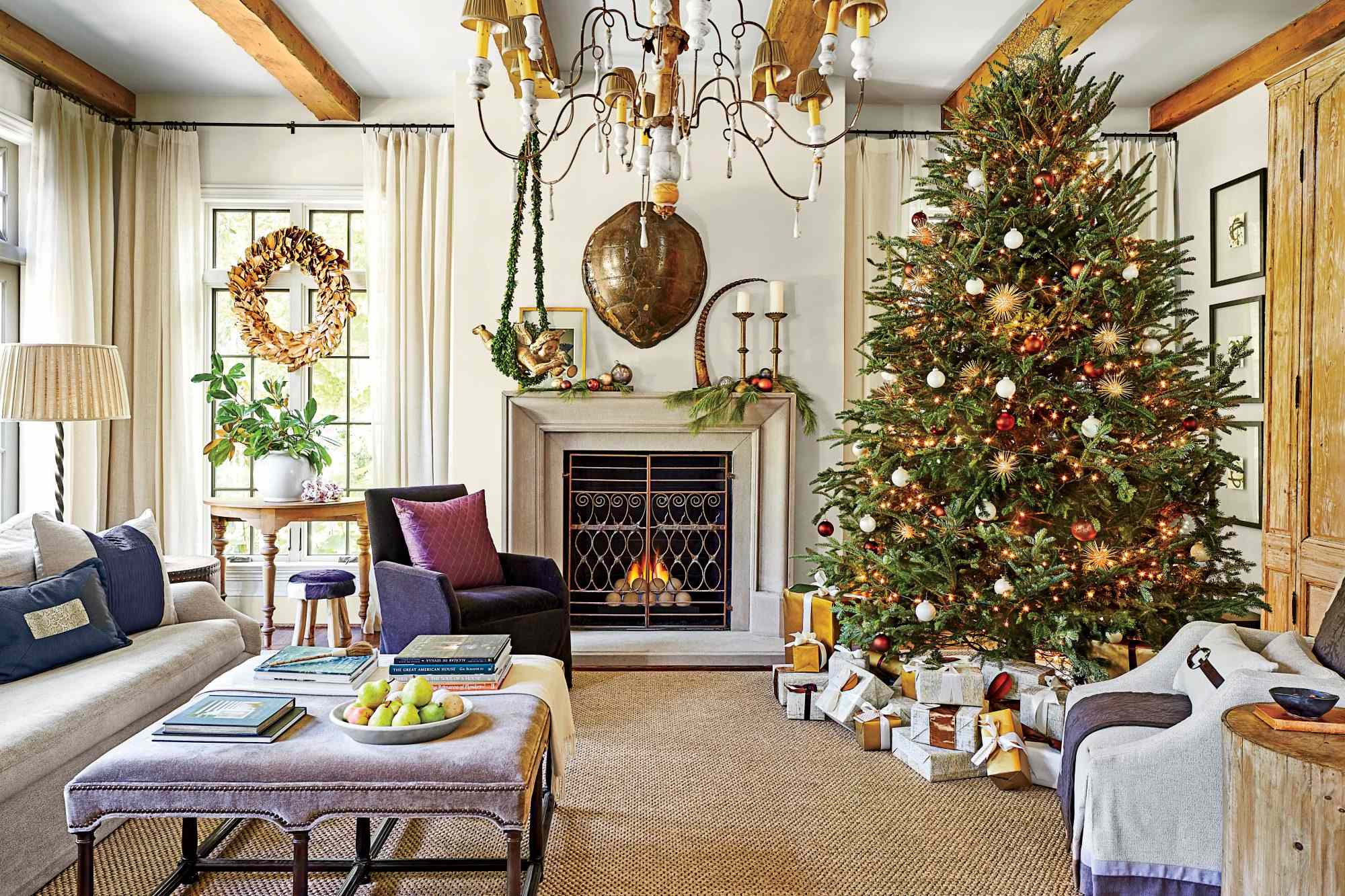 7 Christmas decorations you should get rid of before decorating this year