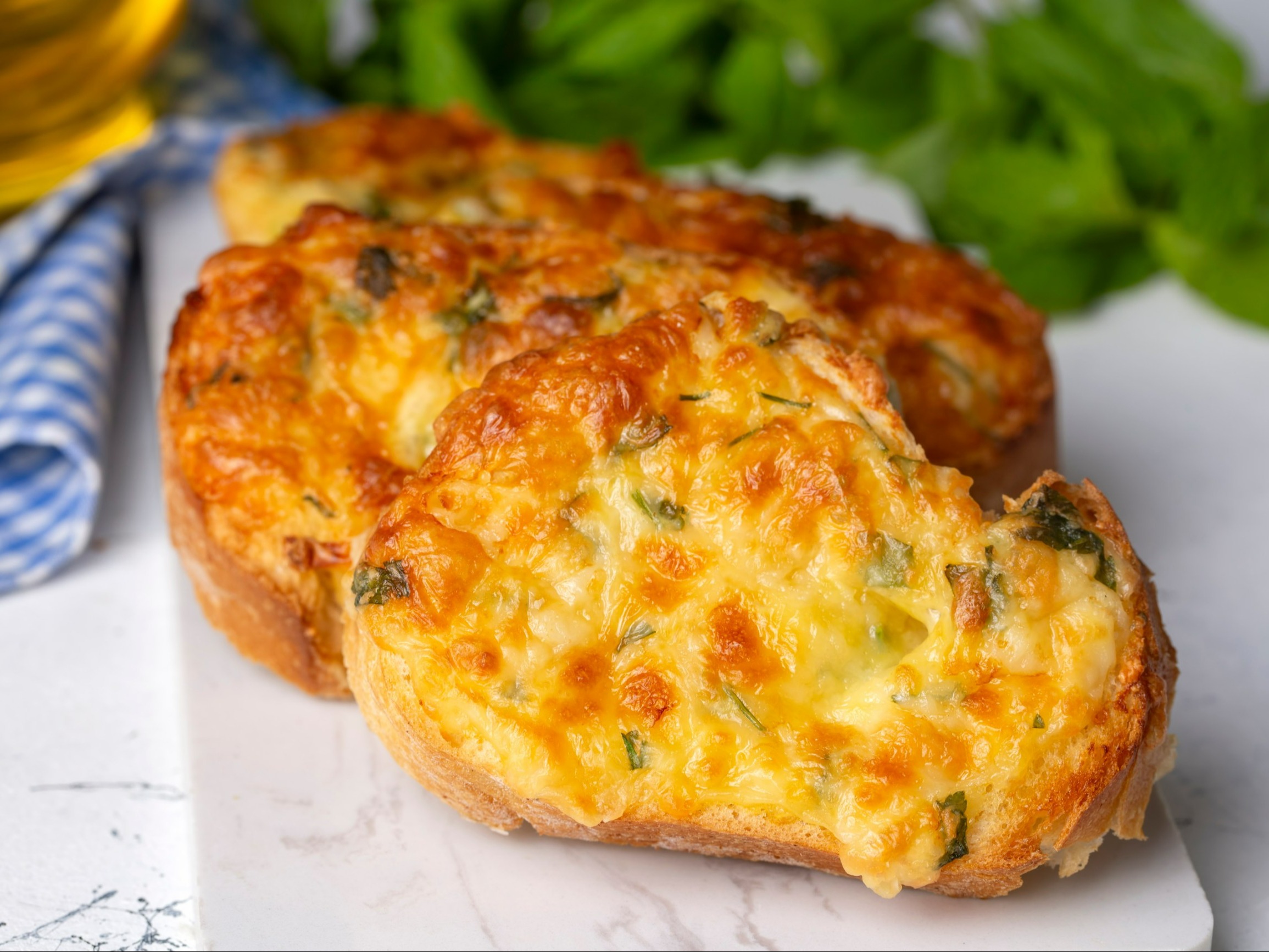 Czerstwe kromki zamieniam w turecki chleb w jajku. Tosty francuskie nie ...