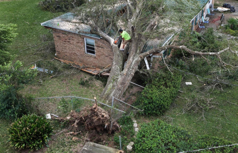4 dead as cyclone Isaias hits southern US