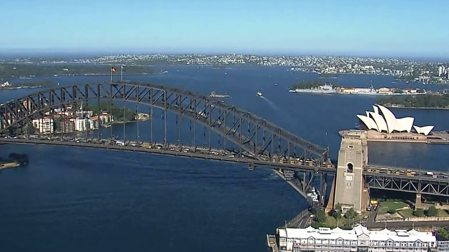 Scorching heat for Sydney triggers total fire ban