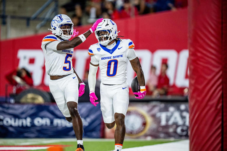 Boise State football remains ranked in AP Top 25 poll. See where the ...