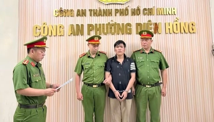 Tạm giữ hình sự đối tượng có nồng độ cồn dùng dao tấn công CSGT tại TPHCM