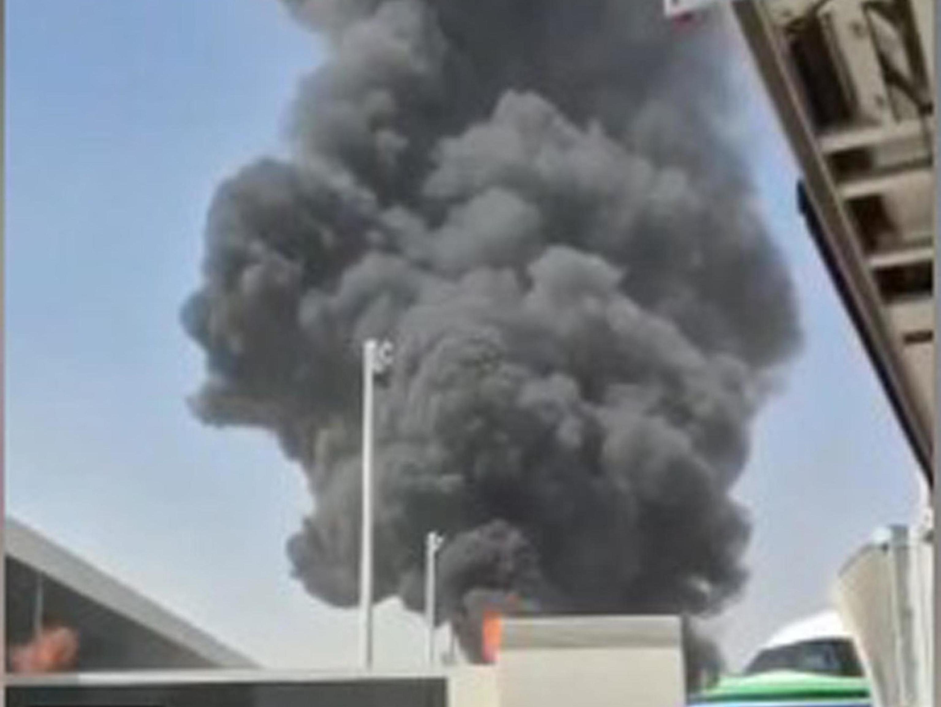 Almeno un morto e 11 feriti nel nuovo attacco all'aeroporto di Riad