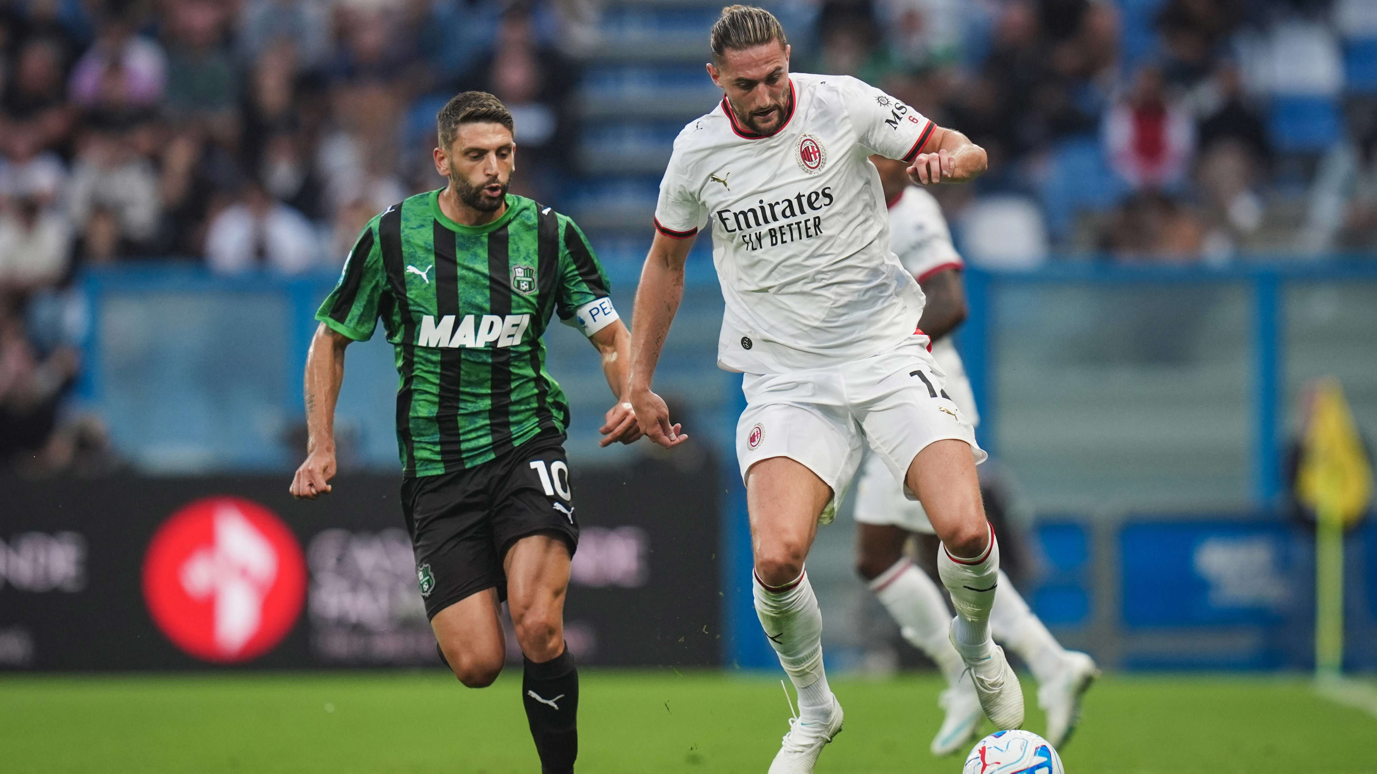 AC Milan maintain unbeaten record with draw at Sassuolo