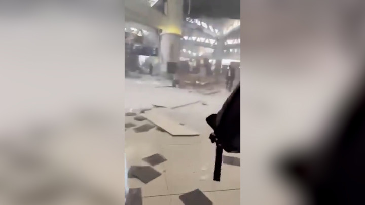 Al menos doce muertos en un ataque de los hutíes sobre el aeropuerto de ...