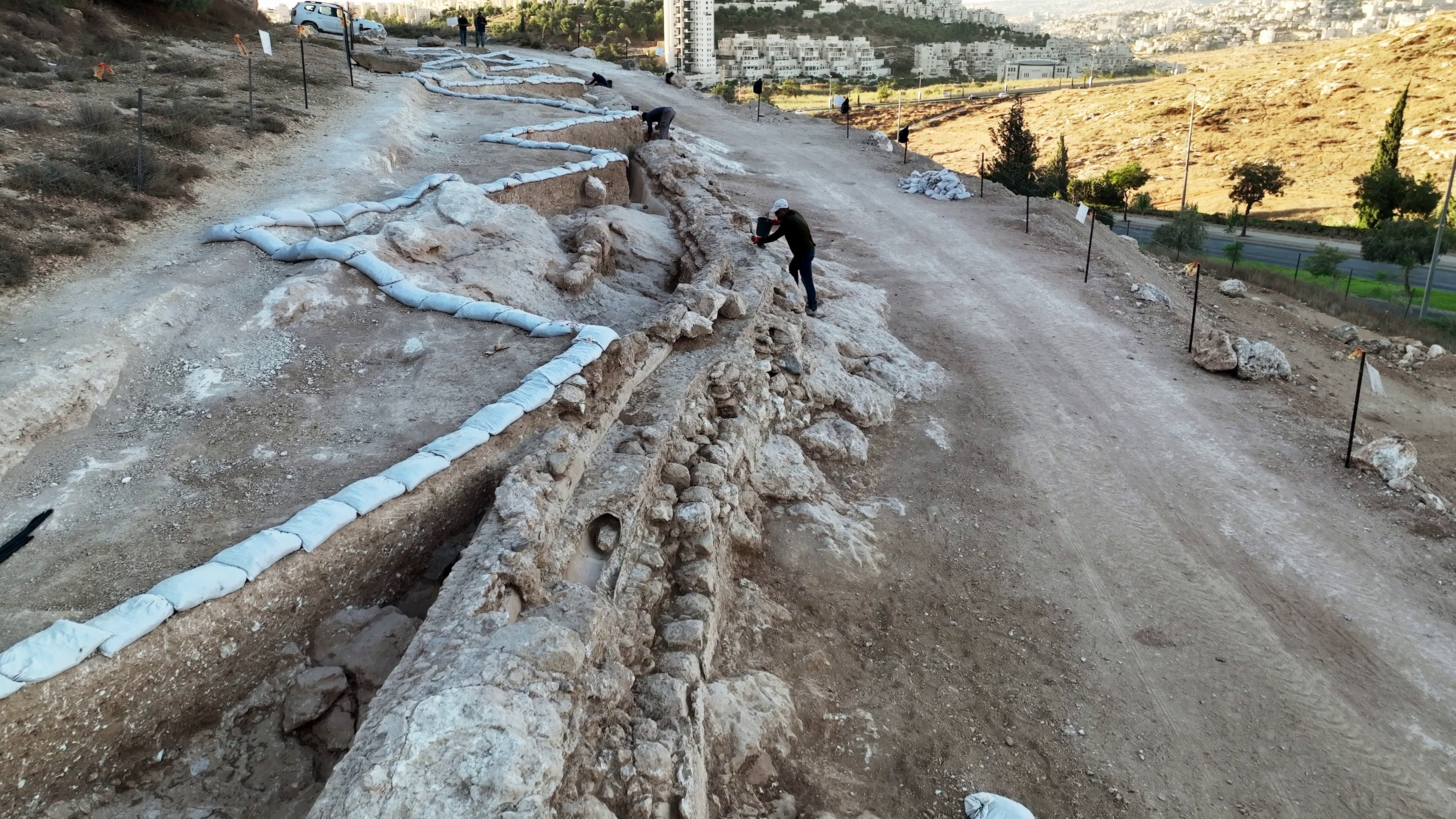 Israel unearths 2,000-year-old section of Jerusalem aqueduct that ...