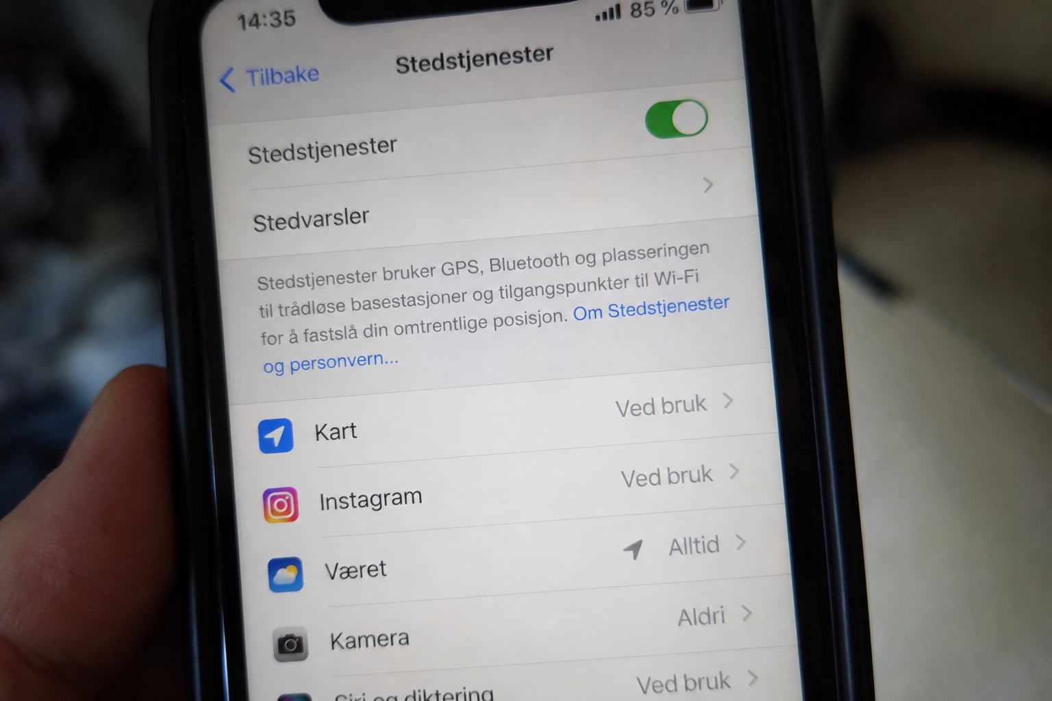Telefonen vet nøyaktig hvor du er til enhver tid: Slik ser du hvilke ...