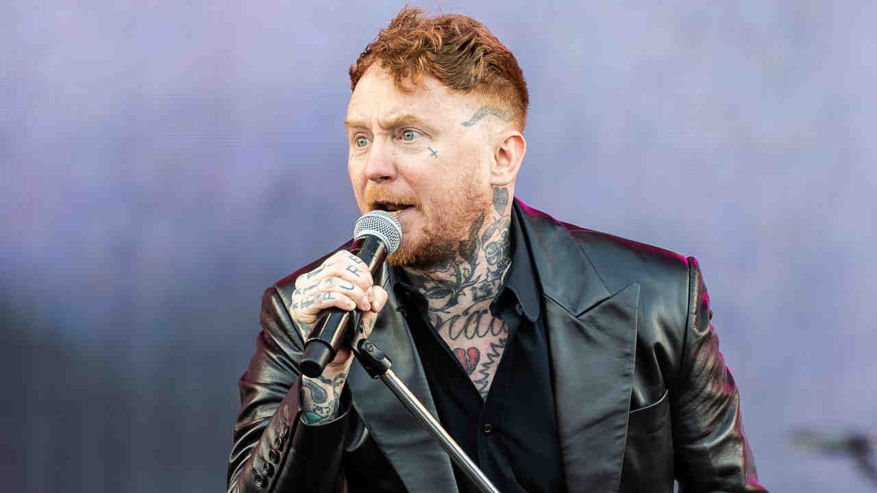 Sex Pistols singer Frank Carter throws 'stupid' fan out of a gig – and fan's dad approves
