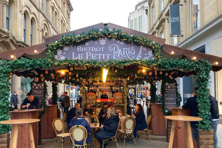 Manchester Christmas markets 2026 locations guide as giant Santa ...