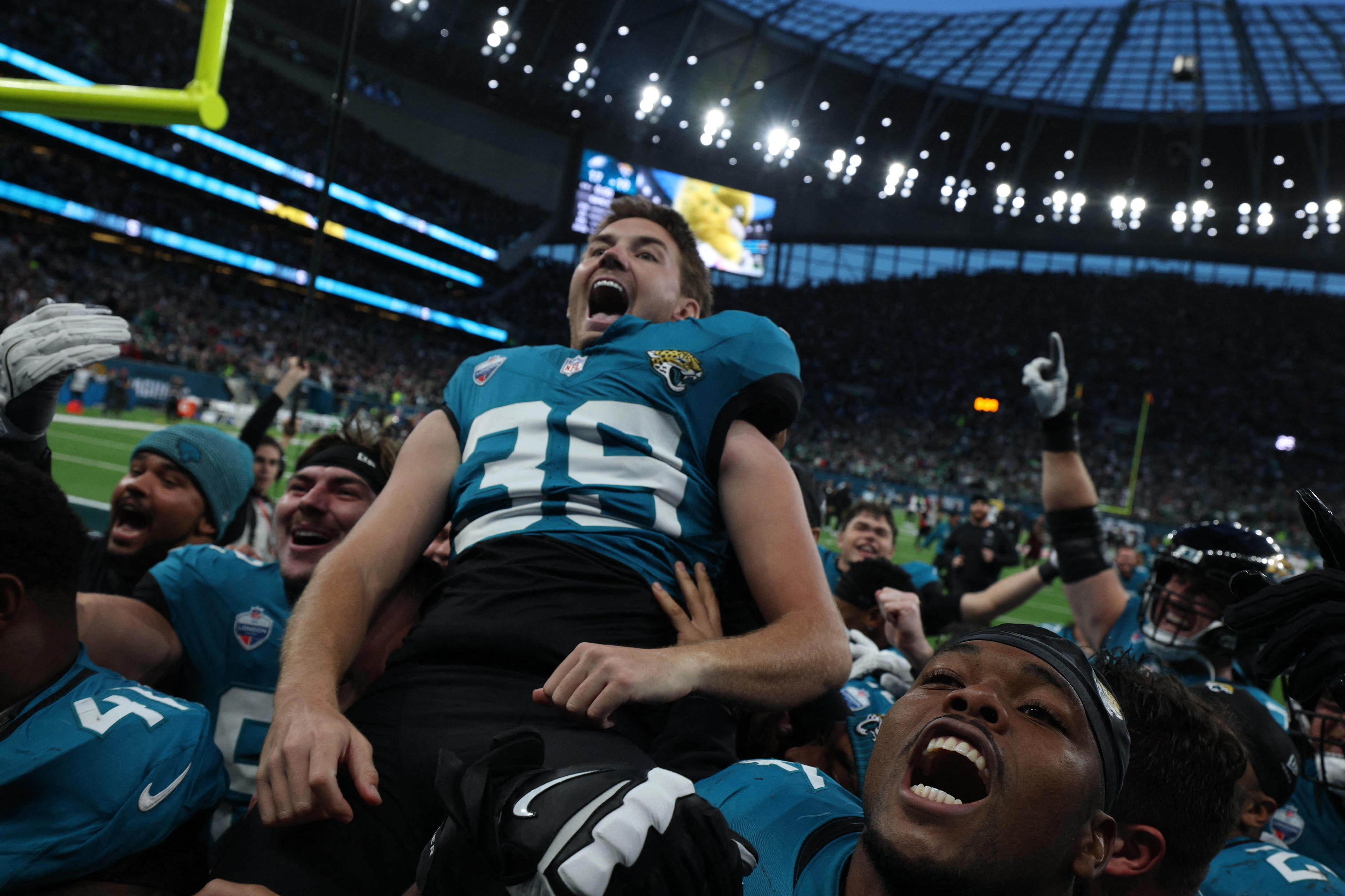 Watch final plays of Jaguars-Eagles: Davon Hamilton with game-winning snap