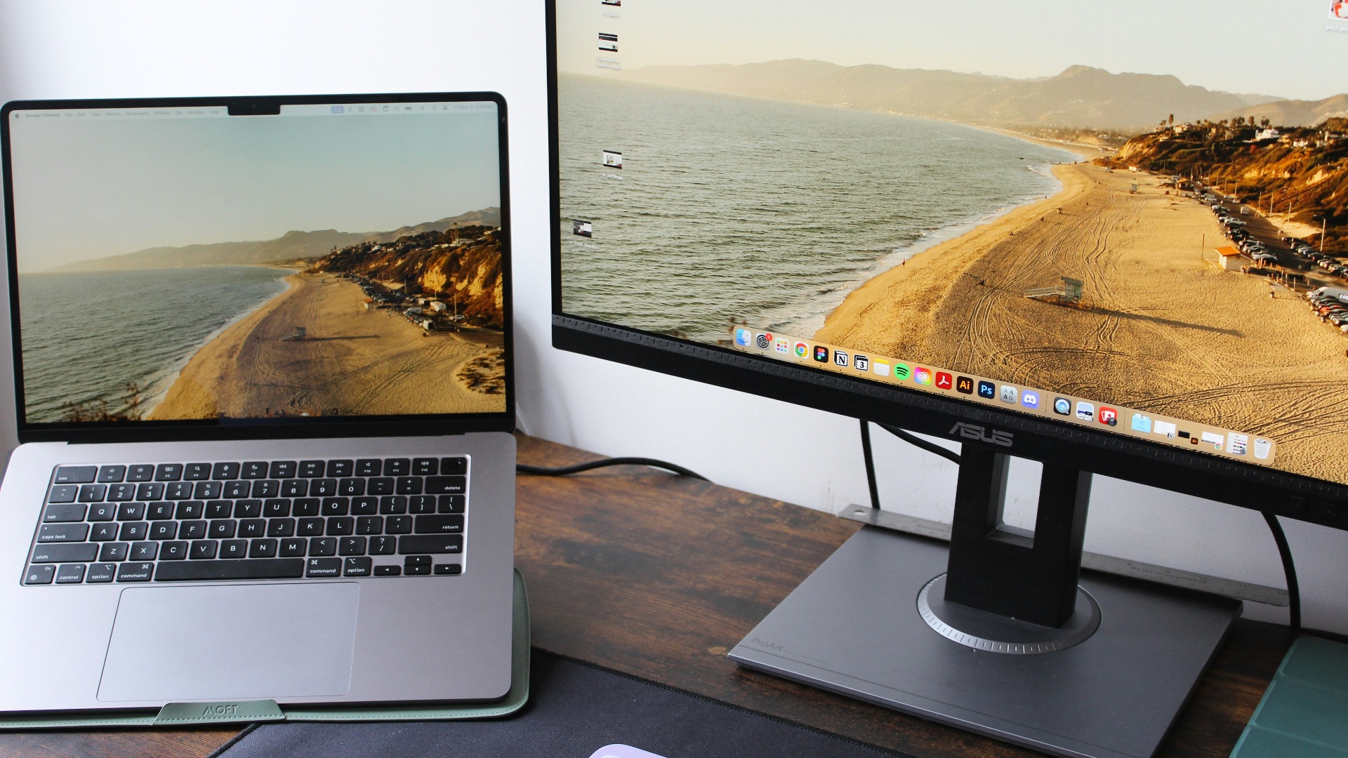 10 signs you need a second monitor & 10 you don't