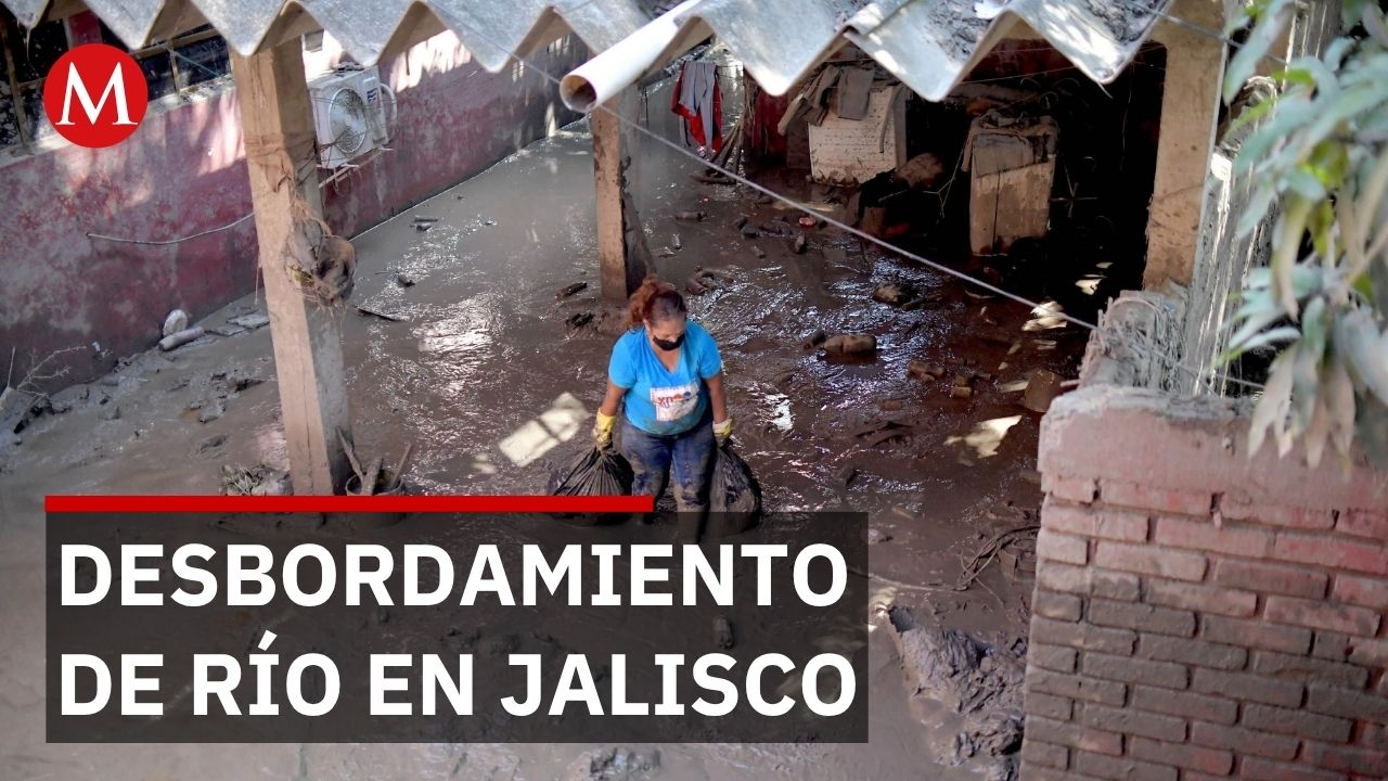 Vehículos quedan varados al intentar cruzar ríos crecidos en Jalisco