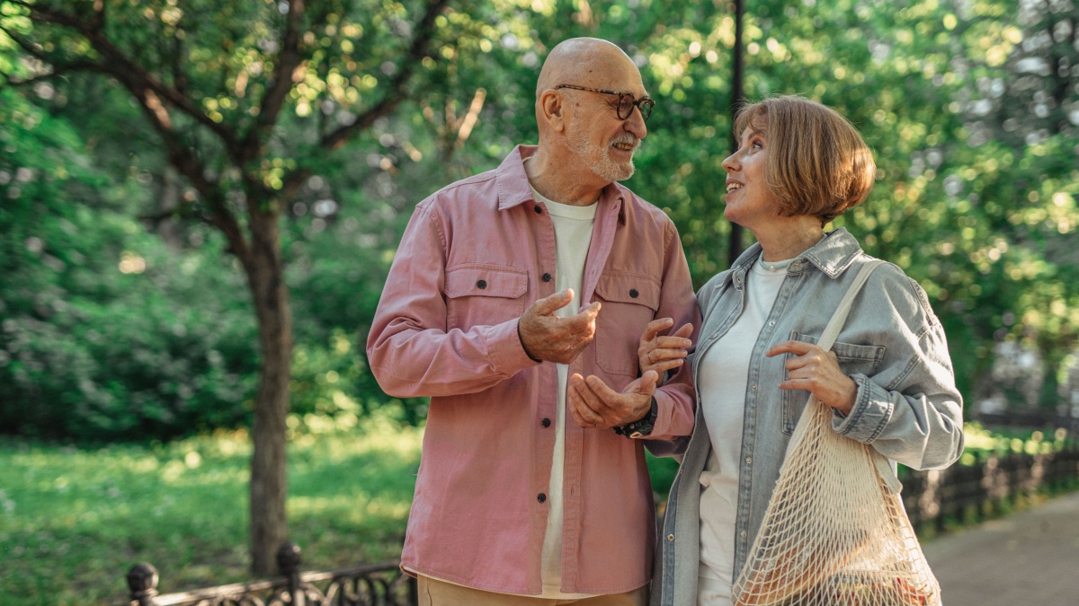 How marital support and conflict relate to health in later life