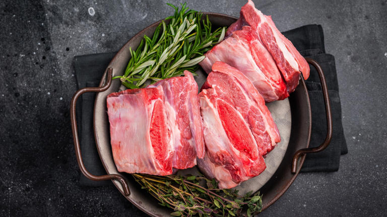 The difference between short ribs and spare ribs
