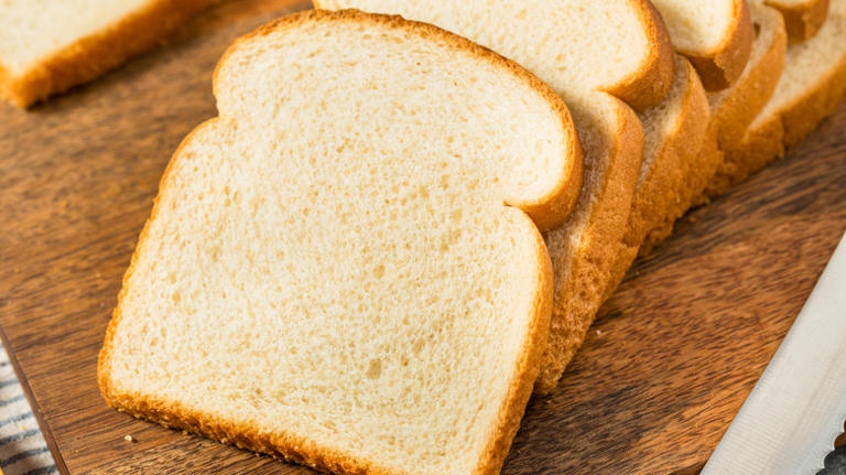 The unusual way a slice of bread can clean up broken glass
