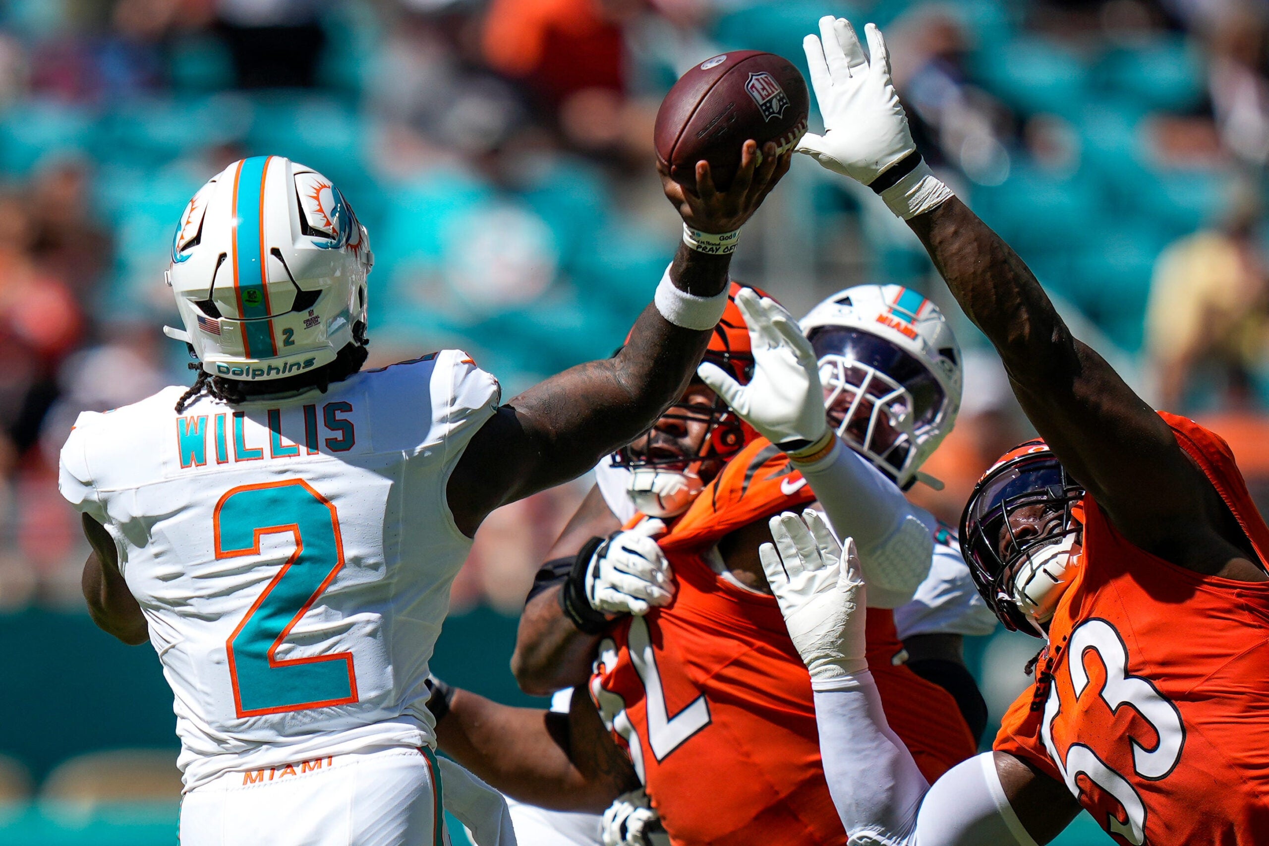 Miami Dolphins quarterback Malik Willis can't afford many more games ...