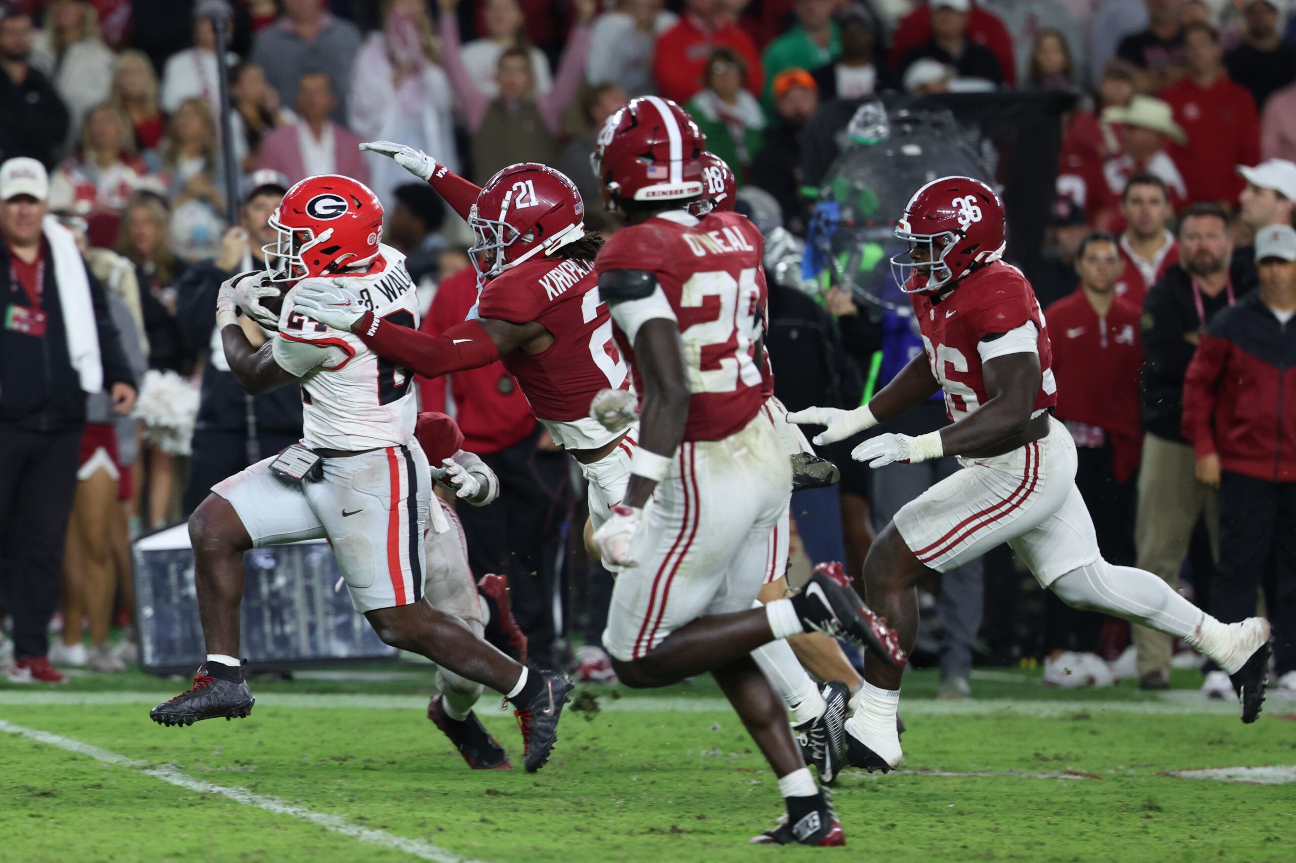 Abolish the AP poll, absolutely hilarious — CFB fans call out perceived ...