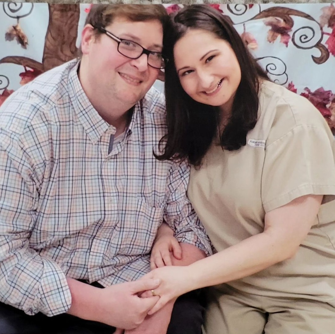 Tù nhân Mỹ tìm tình yêu từ sau song sắt thế nào?