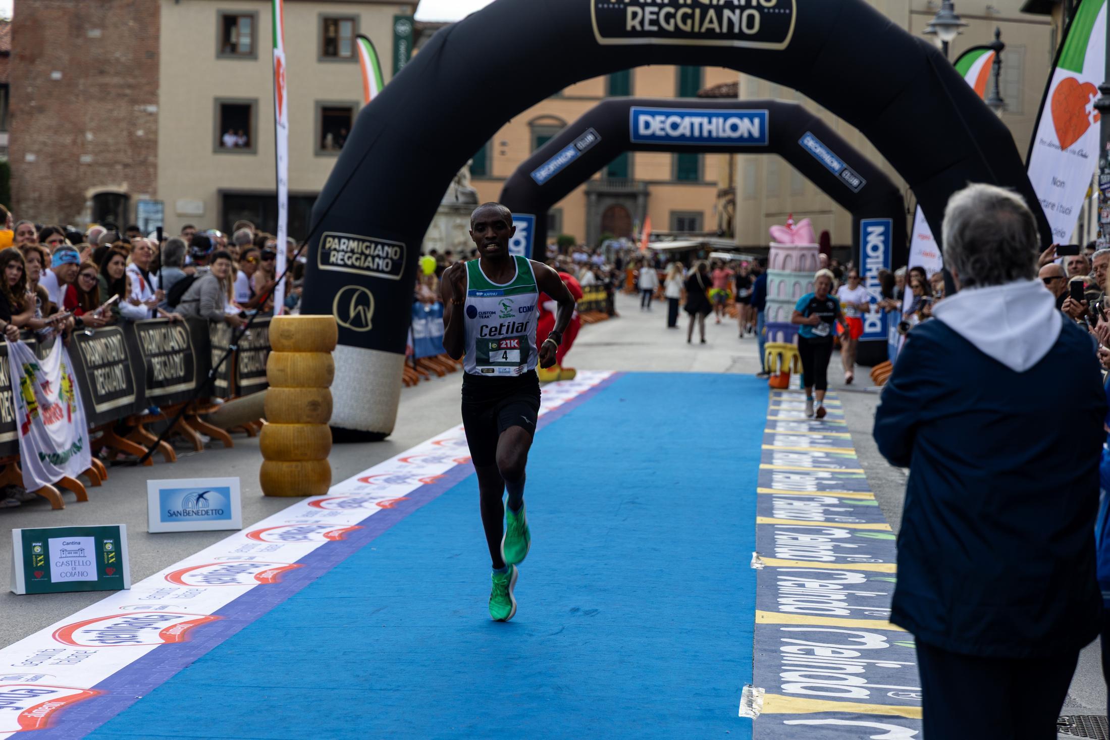 Half marathon da record. Vince Kemboi, Meucci terzo. Runner 59enne ...