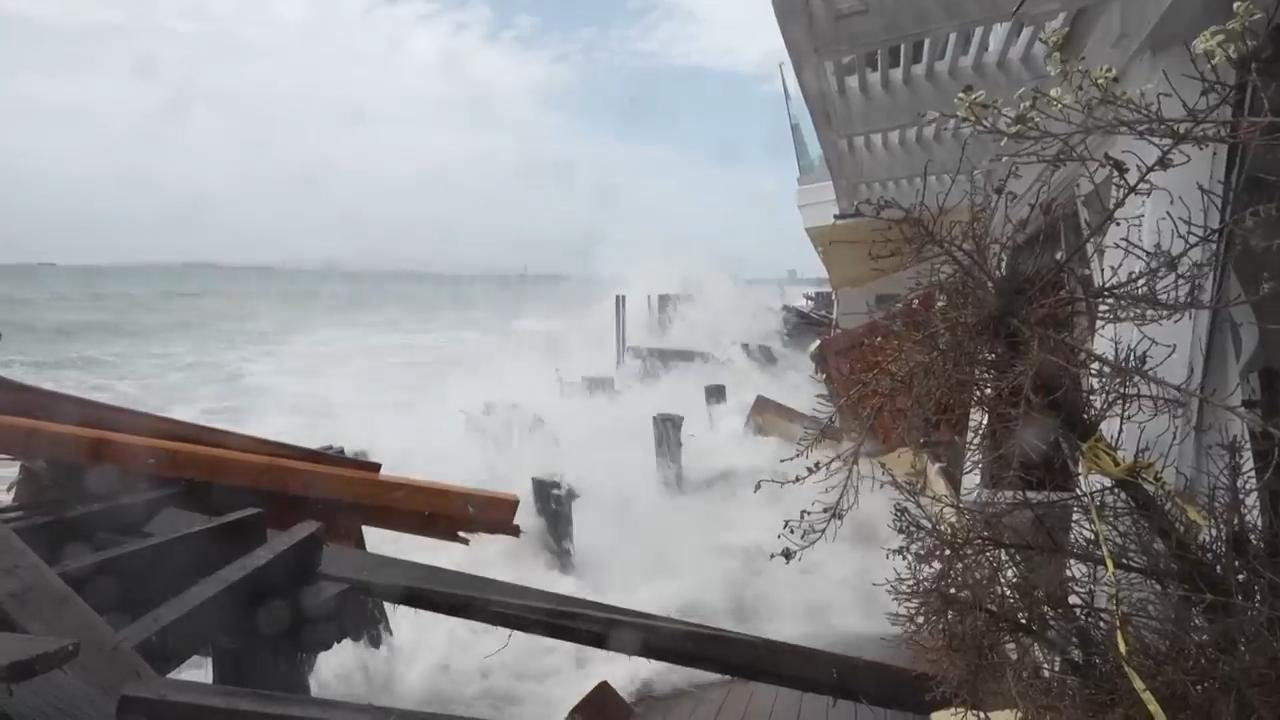 Waves from Tropical Storm Rachel hit the Californian coast