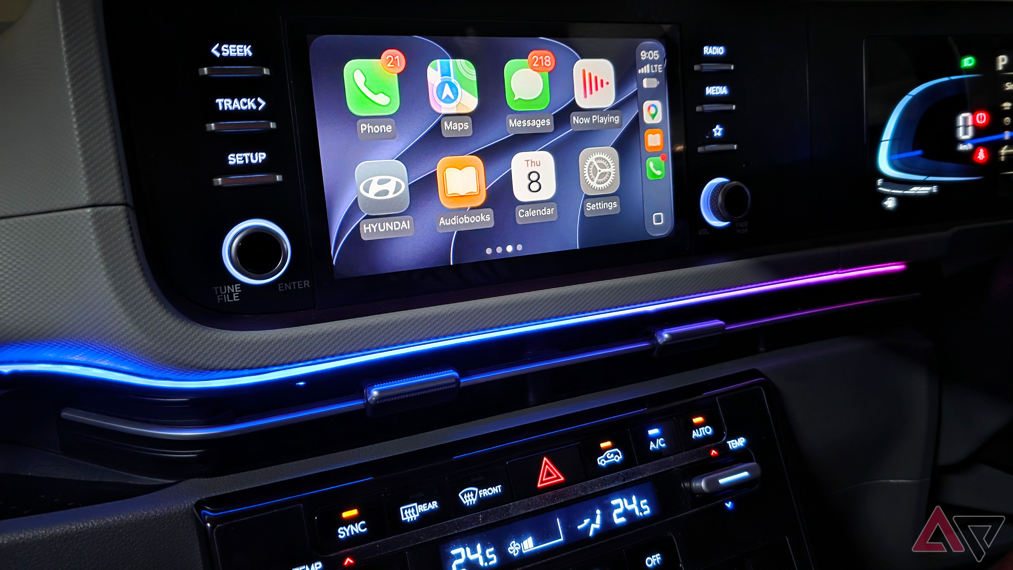 I switched from Android Auto to Apple CarPlay for a month; I wasn't ...