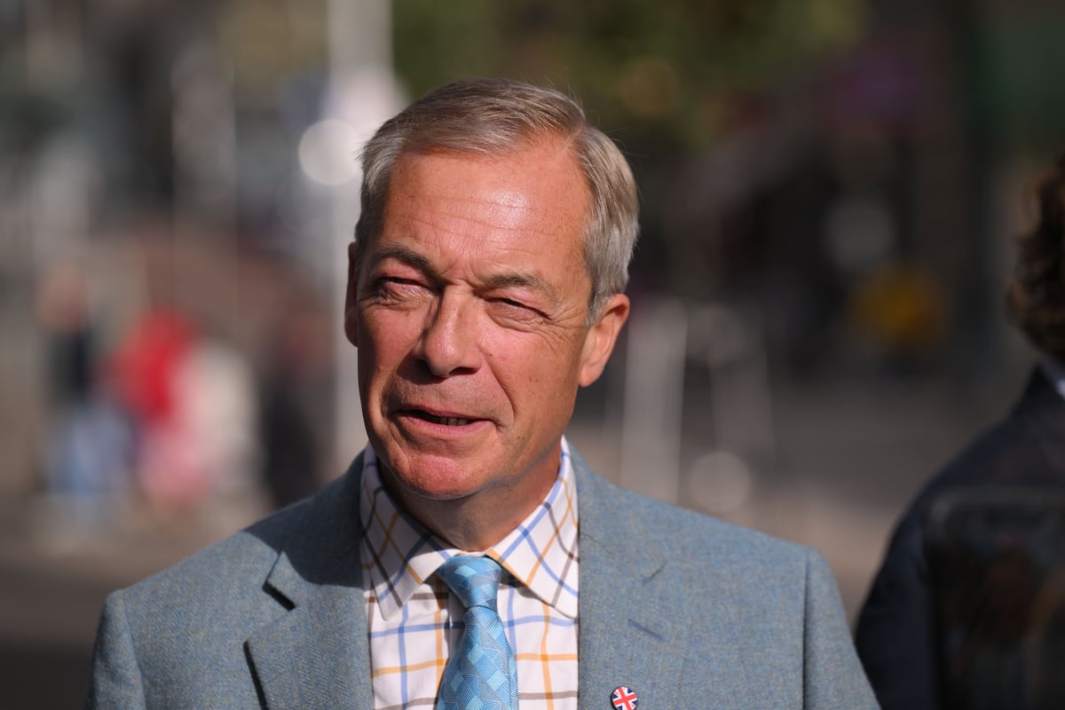 Farage vows to suspend asylum system for five years if Reform elected
