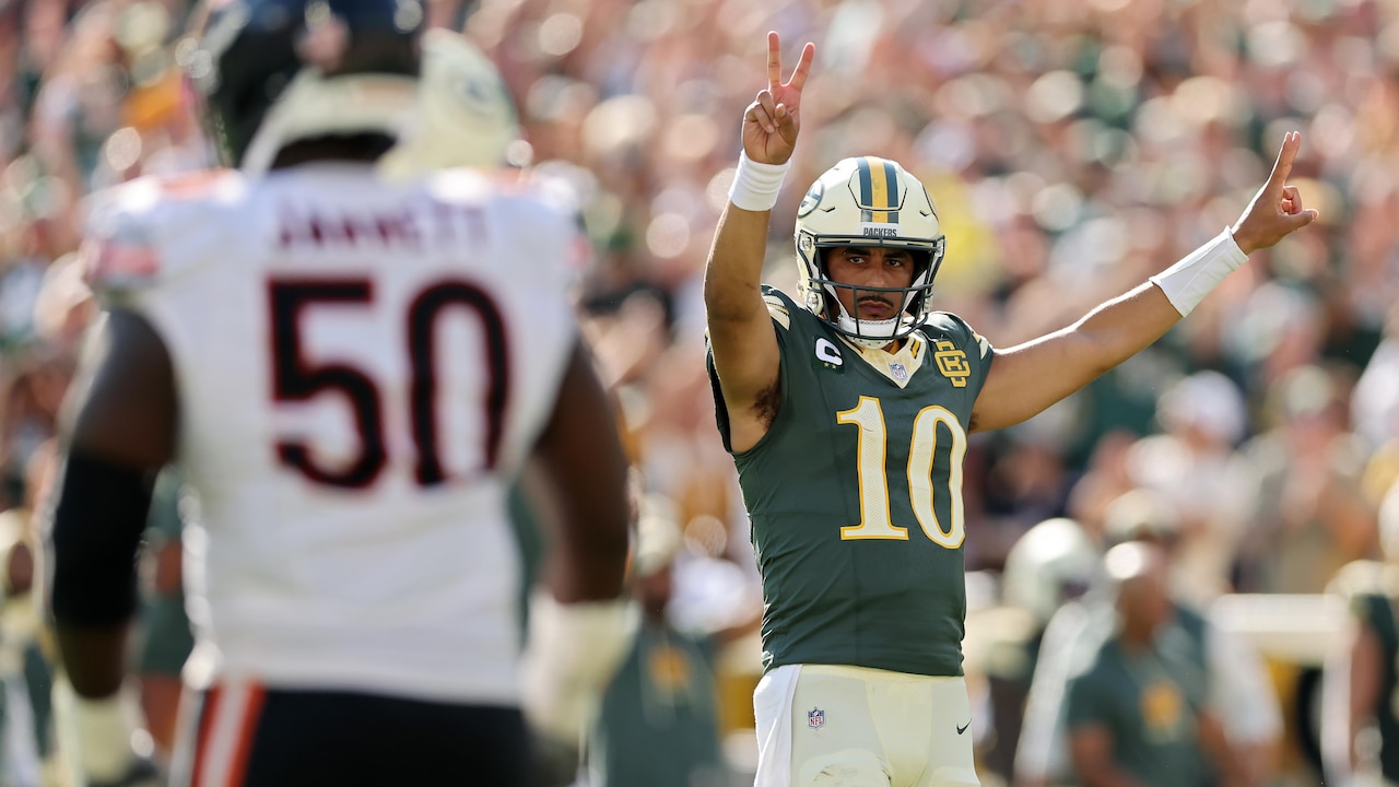 Packers beat Bears, box score stats, highlights for Tyson Bagent ...