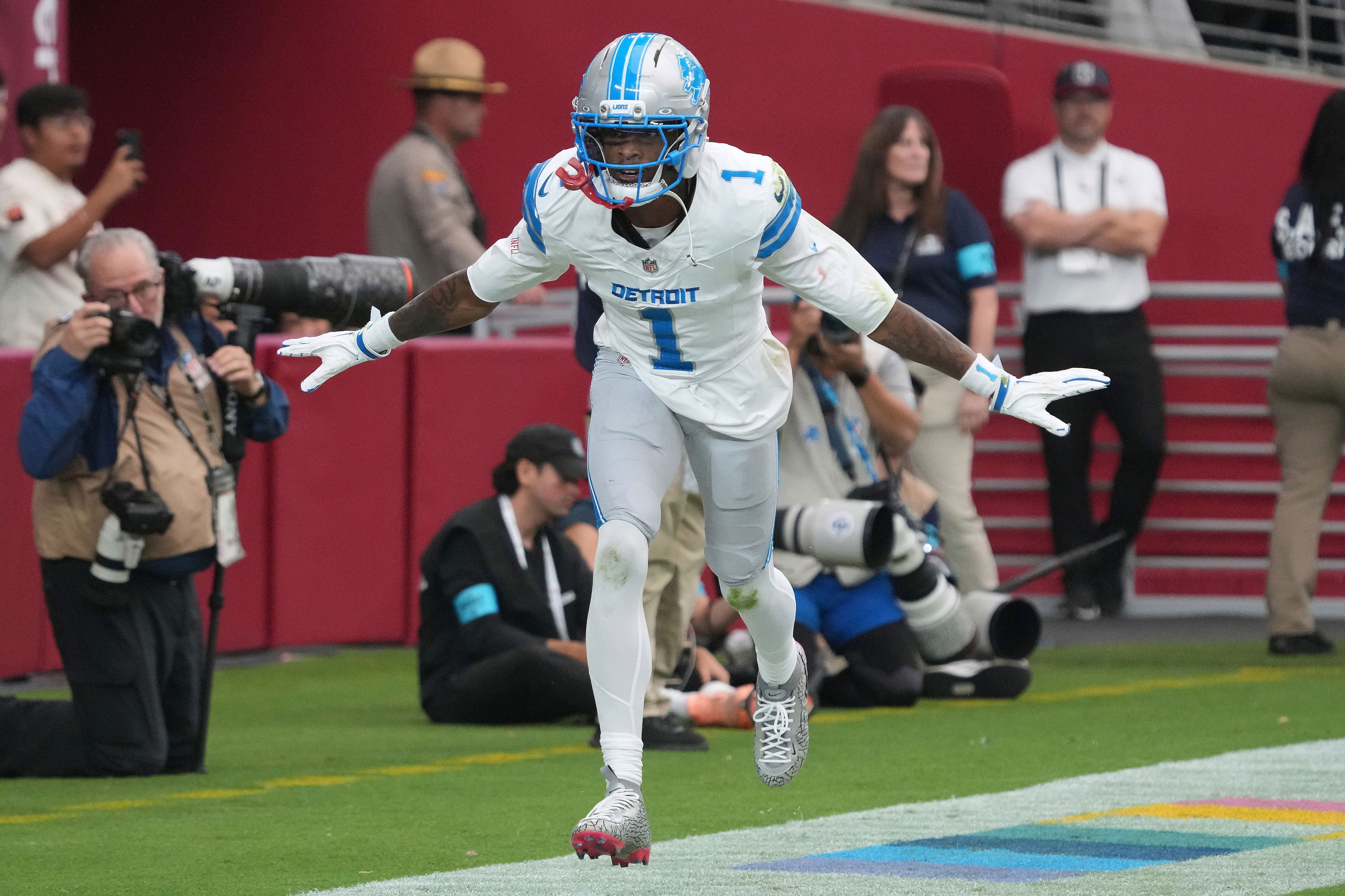 Jared Goff, Jahmyr Gibbs lead the Lions' offensive romp in a 45-21 win ...