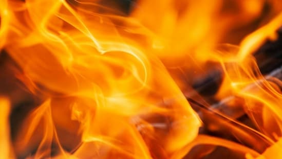 Santa Clarita bike fire: Map, evacuation updates as wildfire burns in ...